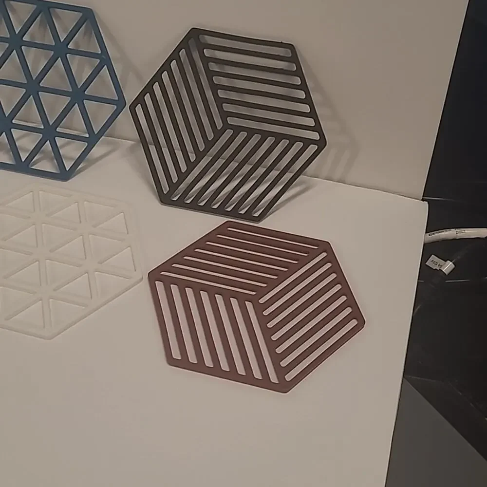 Hexagon Drink Coaster / Trivits for Countertop & Table - 8 Piece Set Silicone